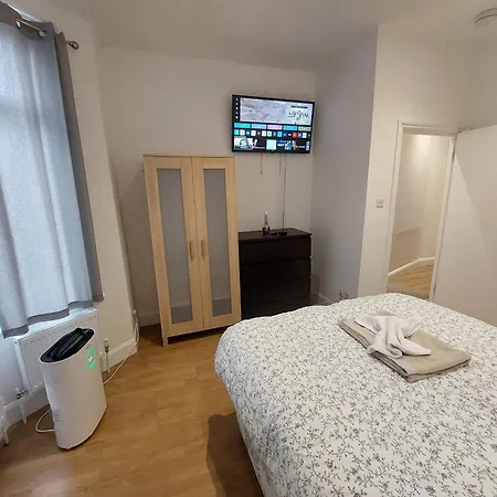 Cosy North Kensington Family Apartment For 4 Persons - Children Stay Free
